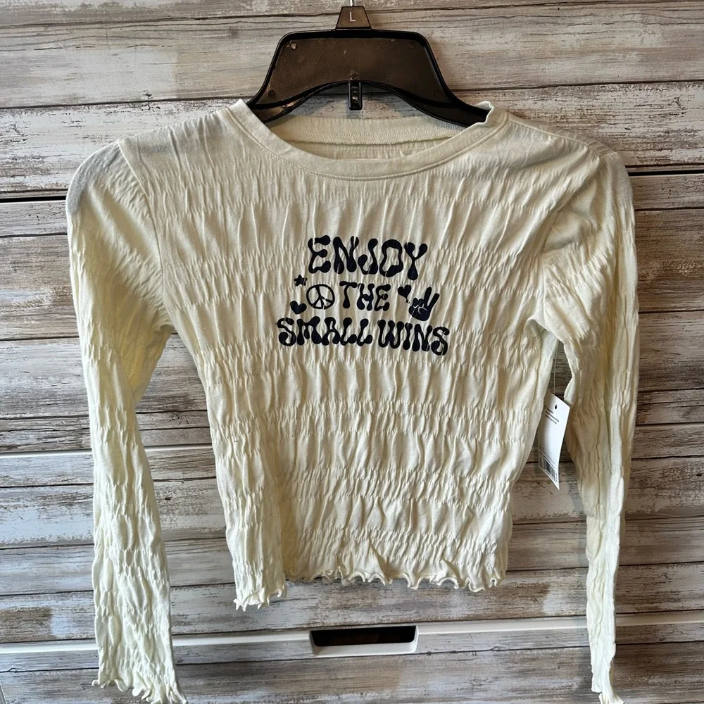 🆕 SO Girls Ivory Smocked Graphic Long Sleeve Crop Top Size M (8) NWT